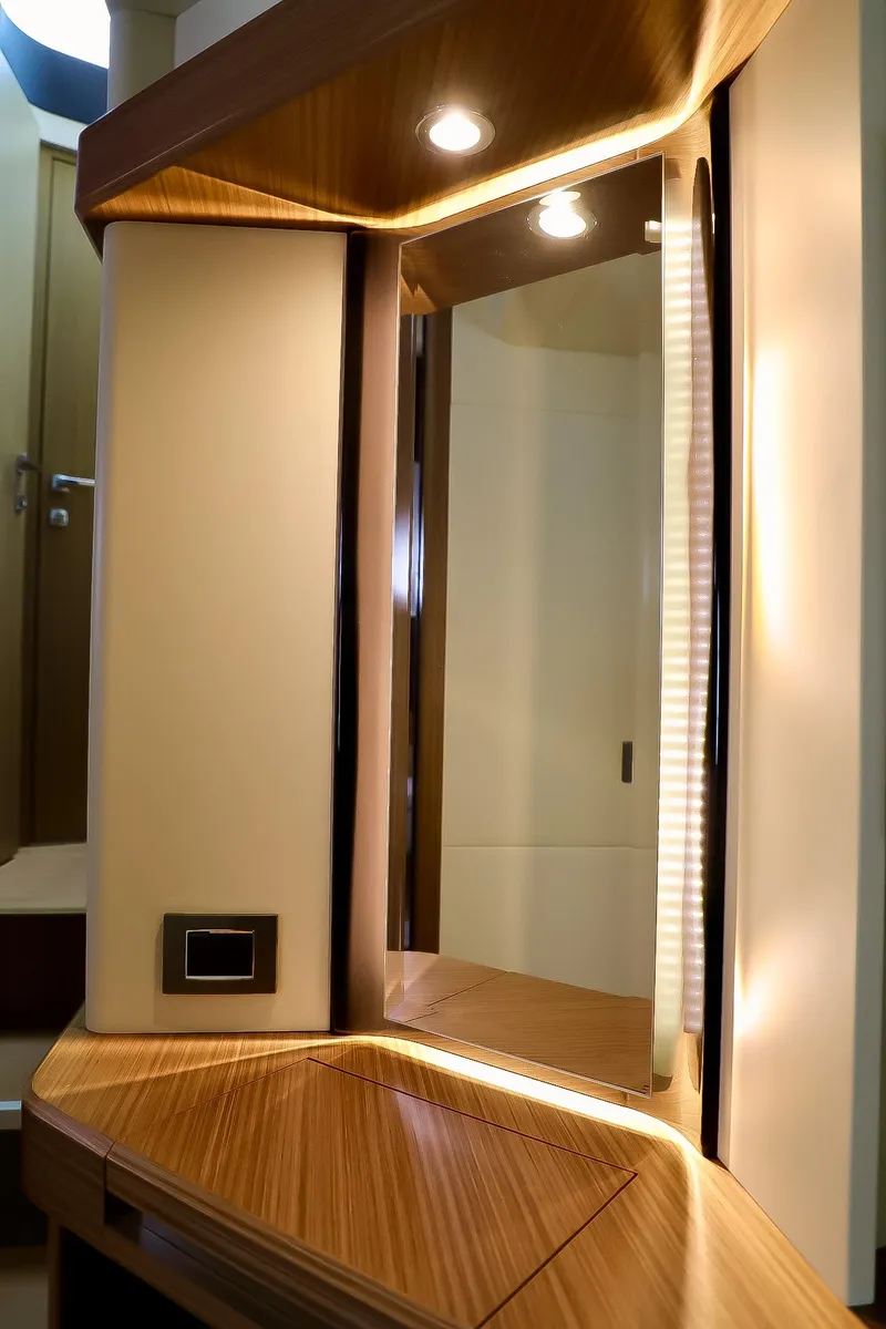 Slide: The Image of Absolute 50 Fly 2019 - 55