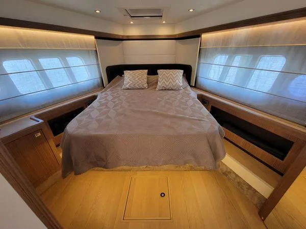 Slide: The Image of Absolute 50 Fly 2019 - 59