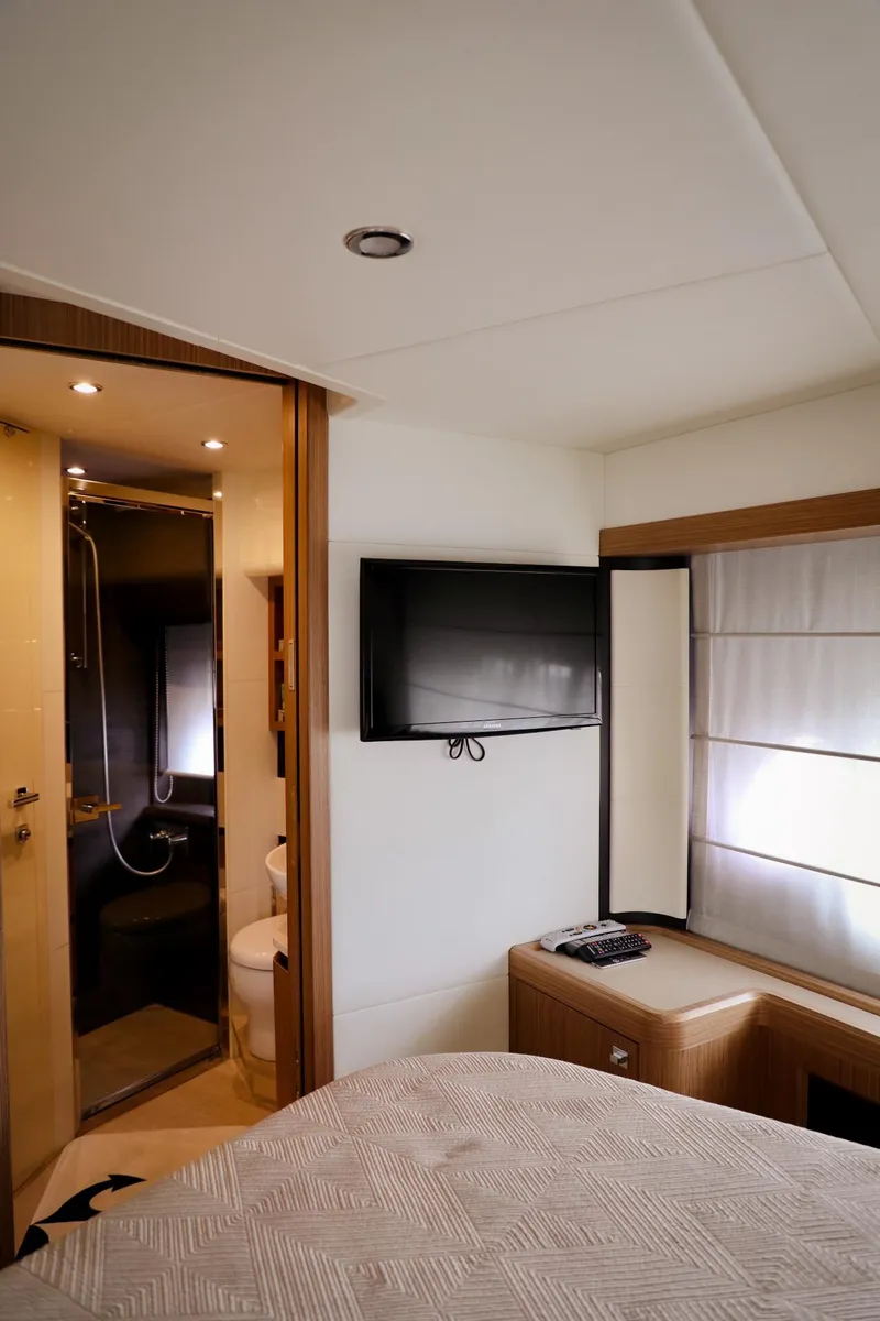 Slide: The Image of Absolute 50 Fly 2019 - 60