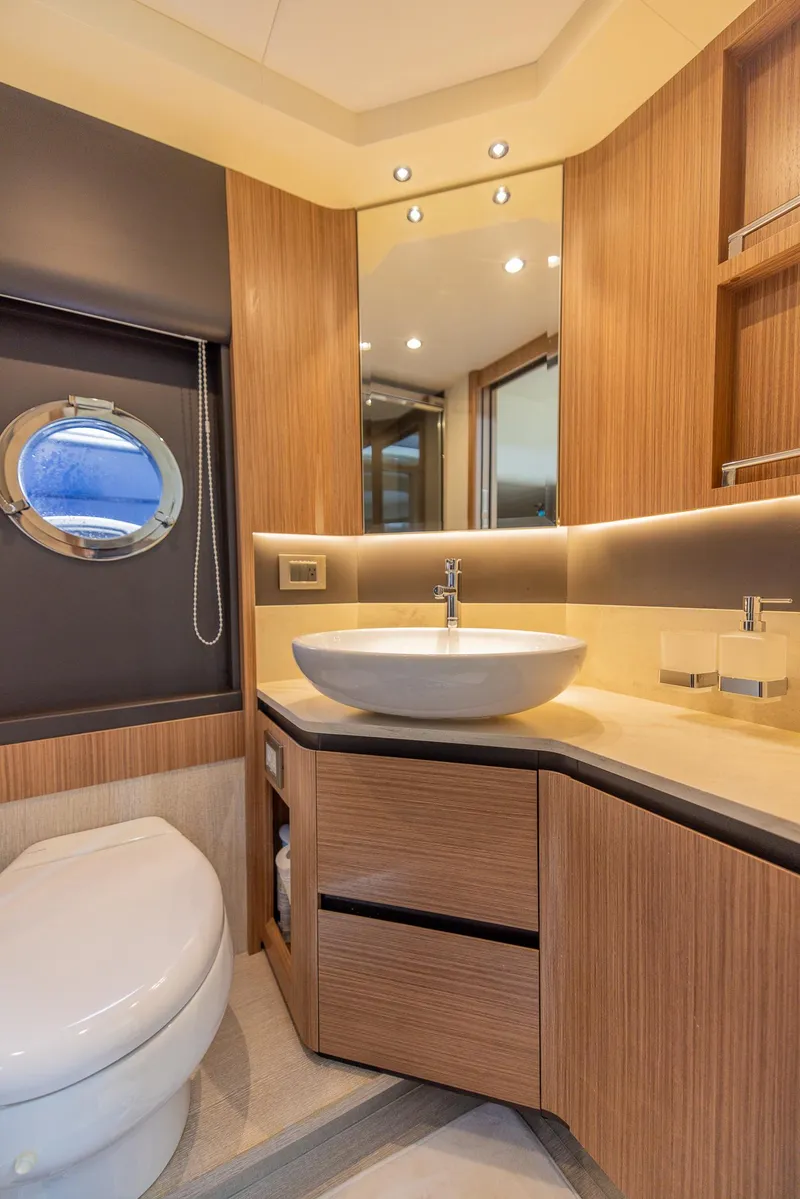 Slide: The Image of Absolute 50 Fly 2019 - 63