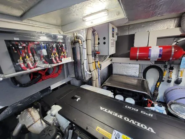 Slide: The Image of Absolute 50 Fly 2019 - 71