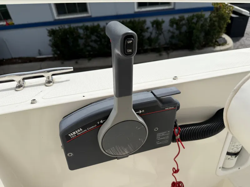 Slide: The Image of Yamaha throttle control on 2015 Atlas Boat Works Pompano 23. - 24