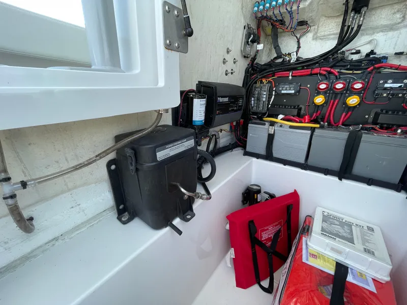 Slide: The Image of 2023 Front Runner 26 Center Console boat electrical system with wiring and battery setup. - 32