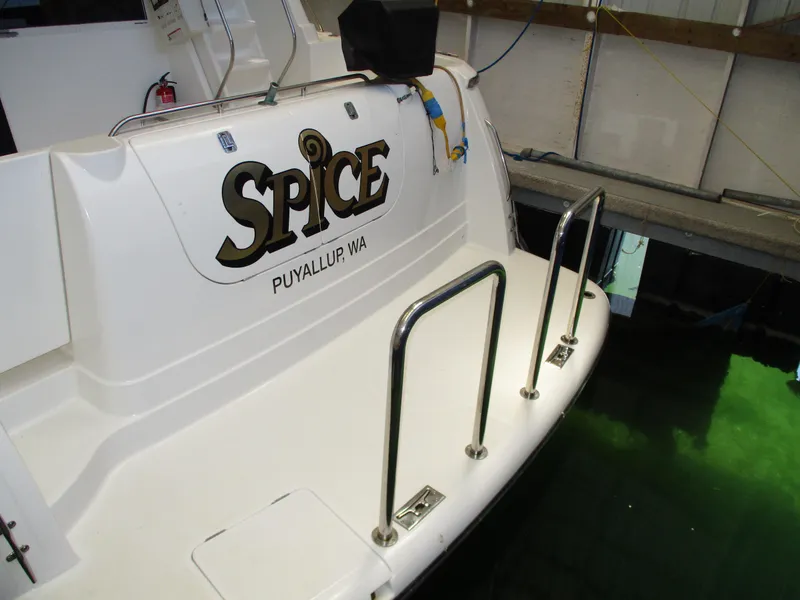 Slide: The Image of Bayliner 5288 Pilot House 2000 boat named "Spice" docked in Puyallup, WA. - 17