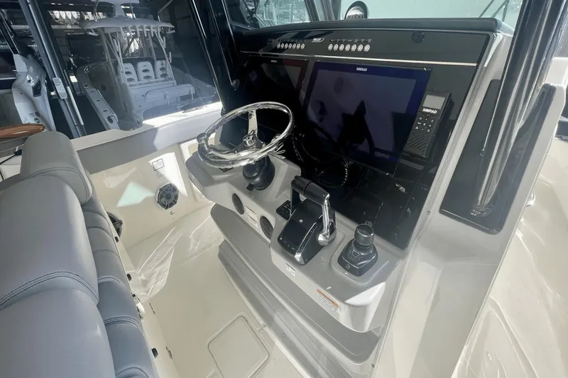 Slide: The Image of Boston Whaler 360 Outrage 2023 - 30