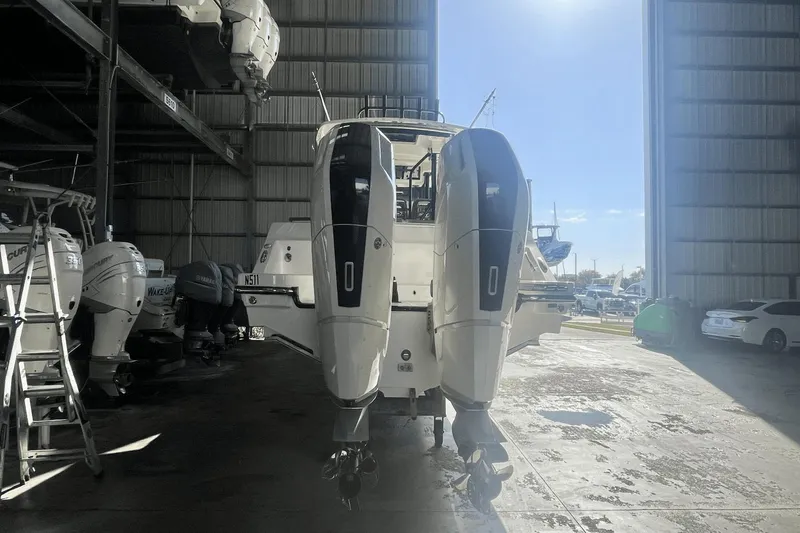 Slide: The Image of Boston Whaler 360 Outrage 2023 - 6