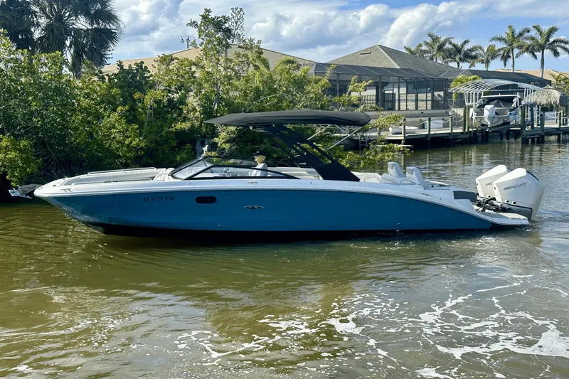 Slide: The Image of Sea Ray 290 SDX OB 2023 - 8