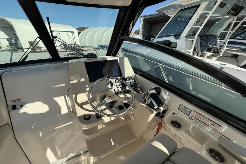 Slide: The Image of Boston Whaler 285 Conquest 2024 - 12