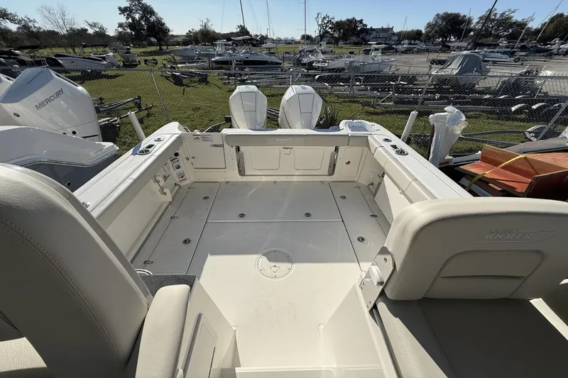 Slide: The Image of Boston Whaler 285 Conquest 2024 - 17