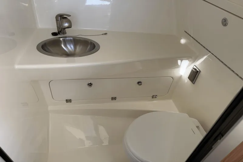 Slide: The Image of Boston Whaler 285 Conquest 2024 - 21