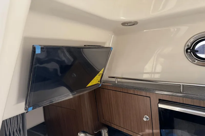 Slide: The Image of Boston Whaler 285 Conquest 2024 - 24