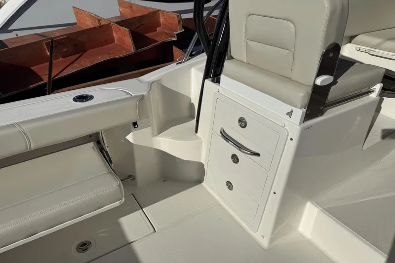 Slide: The Image of Boston Whaler 285 Conquest 2024 - 26