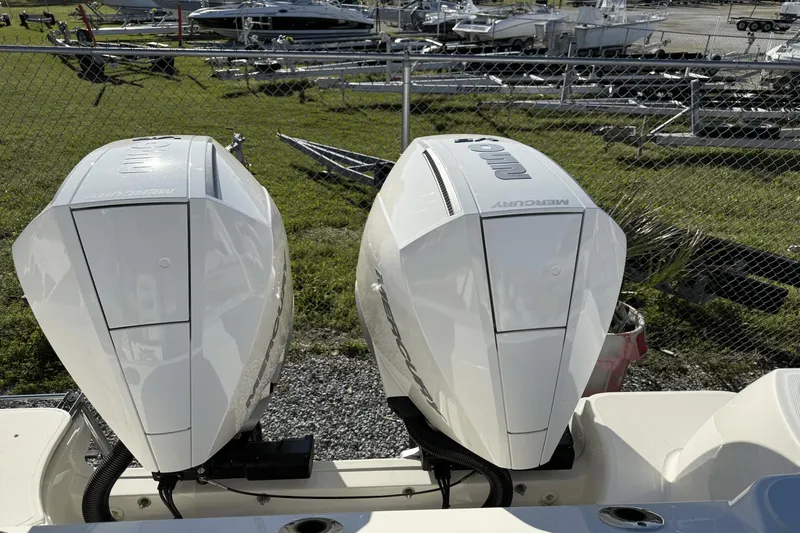 Slide: The Image of Boston Whaler 285 Conquest 2024 - 30