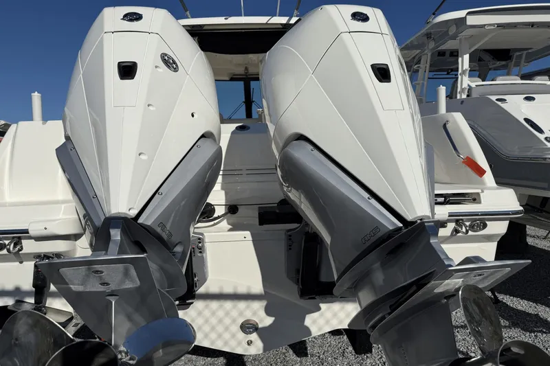 Slide: The Image of Boston Whaler 285 Conquest 2024 - 8
