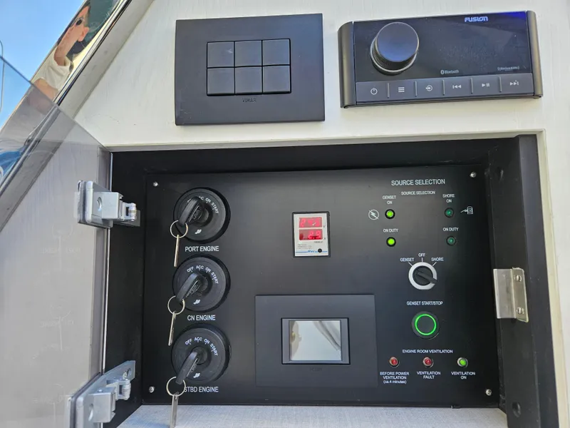 Slide: The Image of Azimut Verve 42 2023 - 10