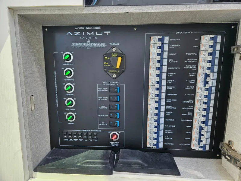 Slide: The Image of Azimut Verve 42 2023 - 11