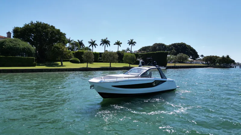 Slide: The Image of Azimut Verve 42 2023 - 16