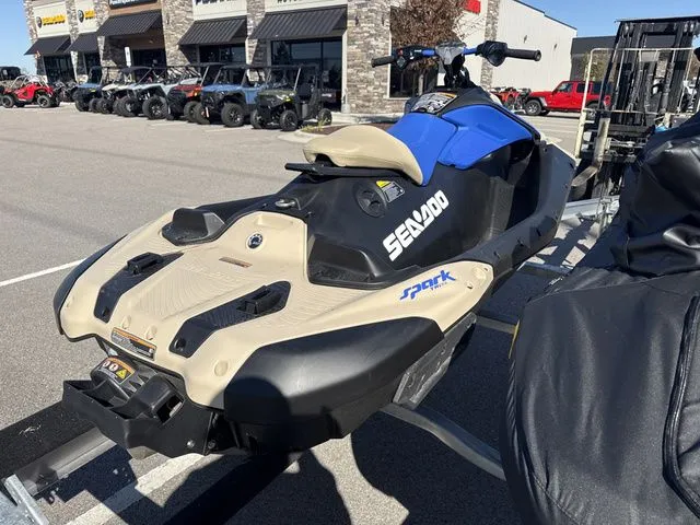 Slide: The Image of Sea-Doo SPARK 1-UP 900 ACE 90 TRIXX 2025 - 6