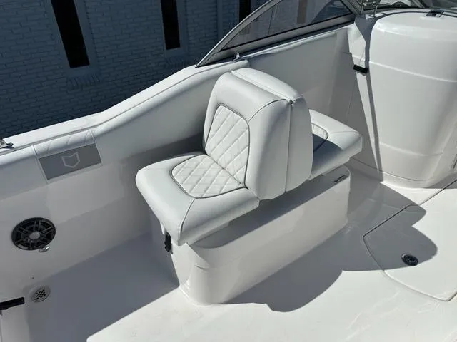 Slide: The Image of Sea Fox 228 Traveler 2025 - 11