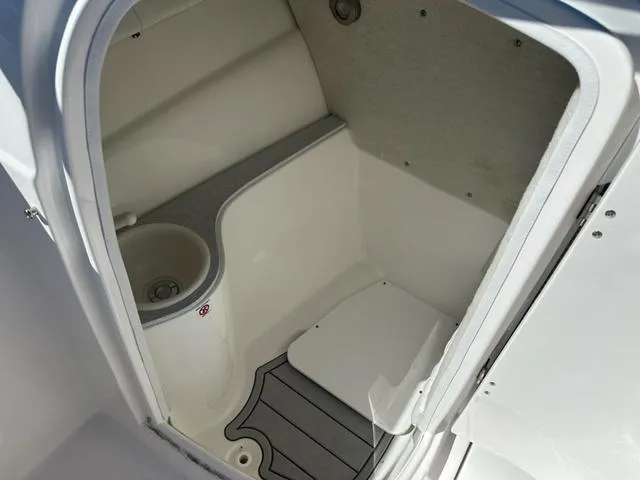 Slide: The Image of Sea Fox 228 Traveler 2025 - 15