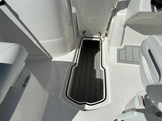 Slide: The Image of Sea Fox 228 Traveler 2025 - 16