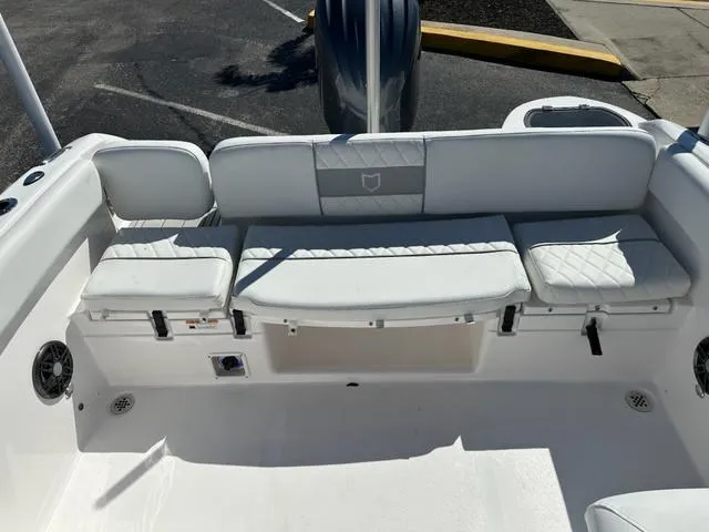 Slide: The Image of Sea Fox 228 Traveler 2025 - 17