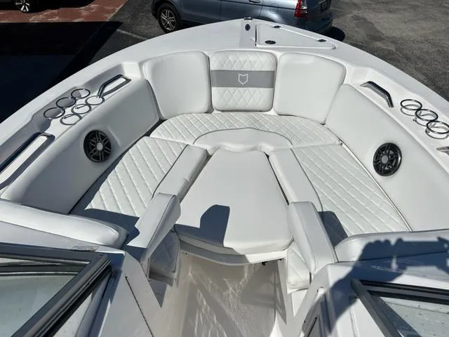 Slide: The Image of Sea Fox 228 Traveler 2025 - 18