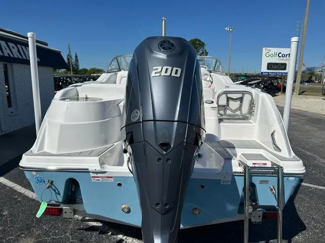 Slide: The Image of Sea Fox 228 Traveler 2025 - 5