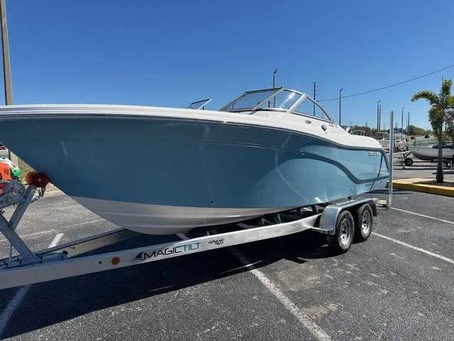 Slide: The Image of Sea Fox 228 Traveler 2025 - 7