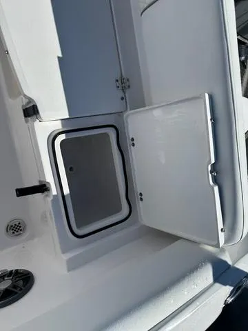 Slide: The Image of Sea Fox 228 Traveler 2025 - 8