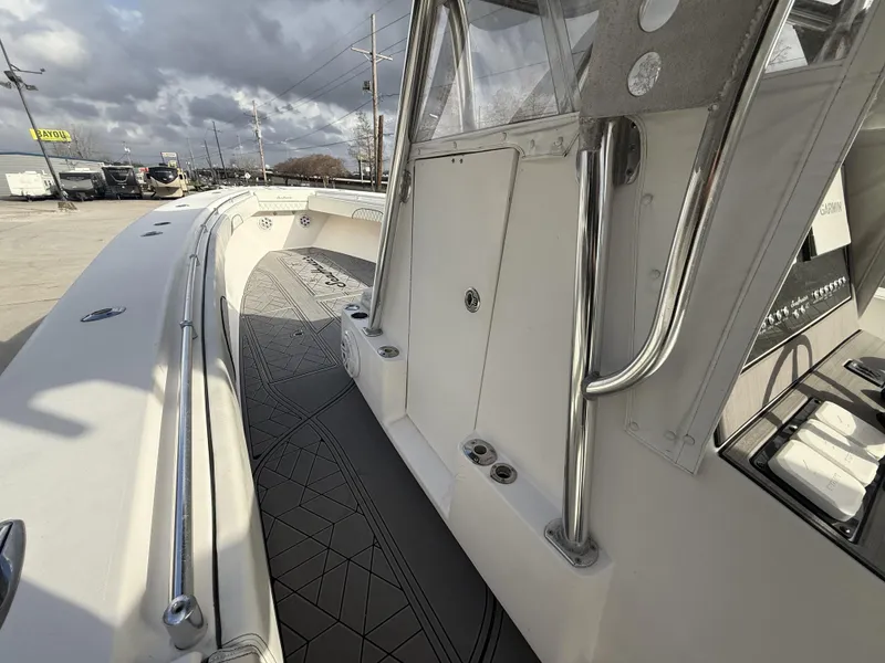 Slide: The Image of Sea Hunter 41 CC 2006 - 8