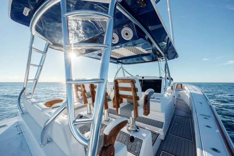 Slide: The Image of 2023 Front Runner 47 boat tower against clear blue sky. - 20