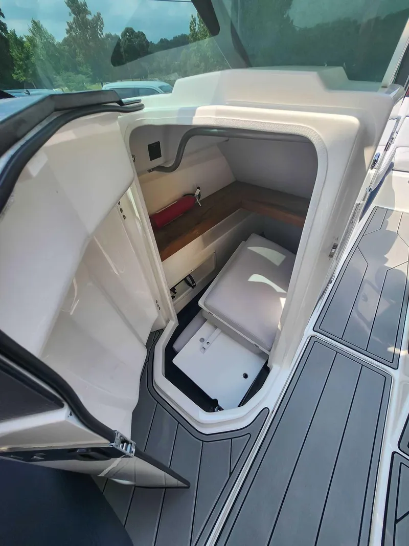 Slide: The Image of MasterCraft X26 2018 - 13