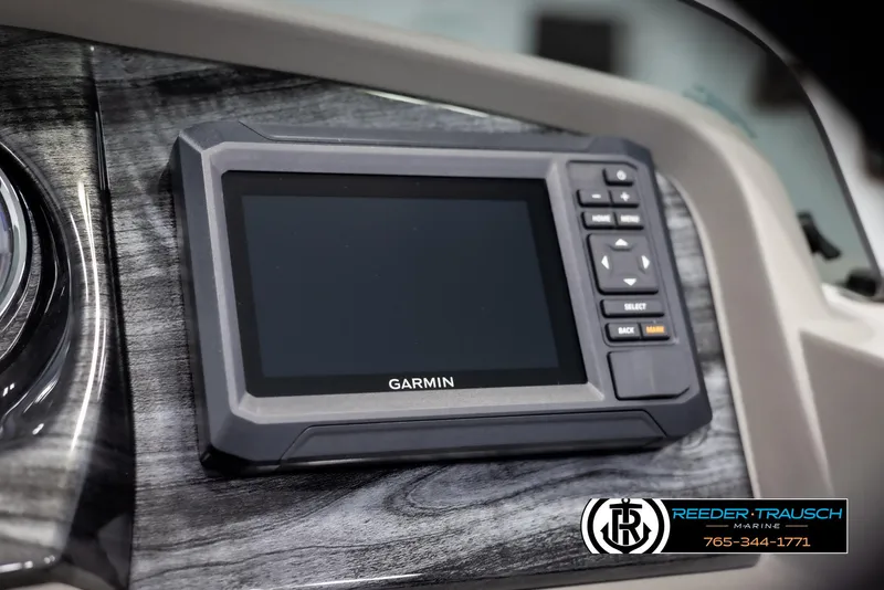 Slide: The Image of Garmin display on 2025 Avalon LSZ Vrl dashboard, featuring sleek design and modern controls. - 34
