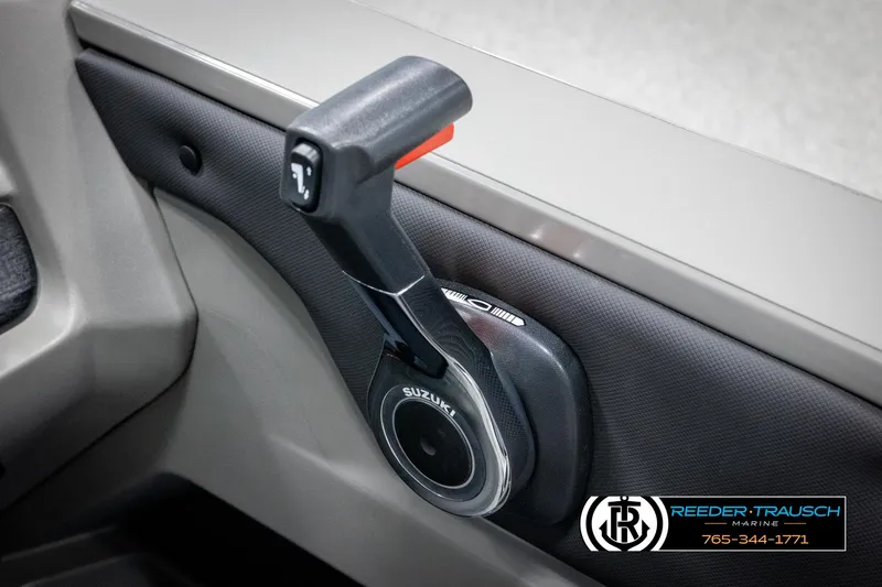 Slide: The Image of Throttle control lever in 2025 Avalon LSZ Vrl boat interior. - 36