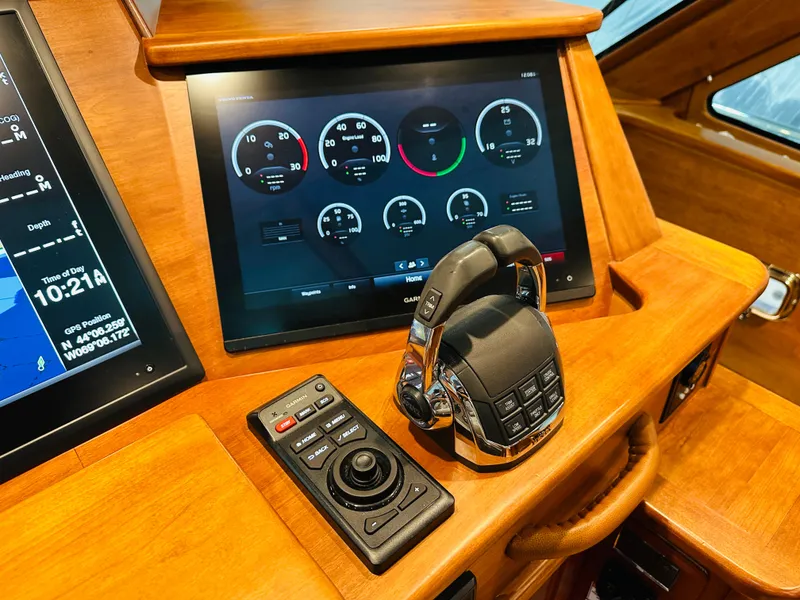 Slide: The Image of 2017 Sabre Salon Express dashboard with advanced navigation controls and digital display. - 19