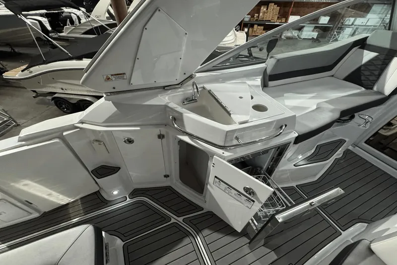 Slide: The Image of Monterey 295SY 2021 - 11