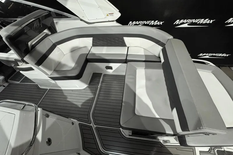 Slide: The Image of Monterey 295SY 2021 - 12