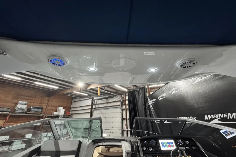 Slide: The Image of Monterey 295SY 2021 - 17