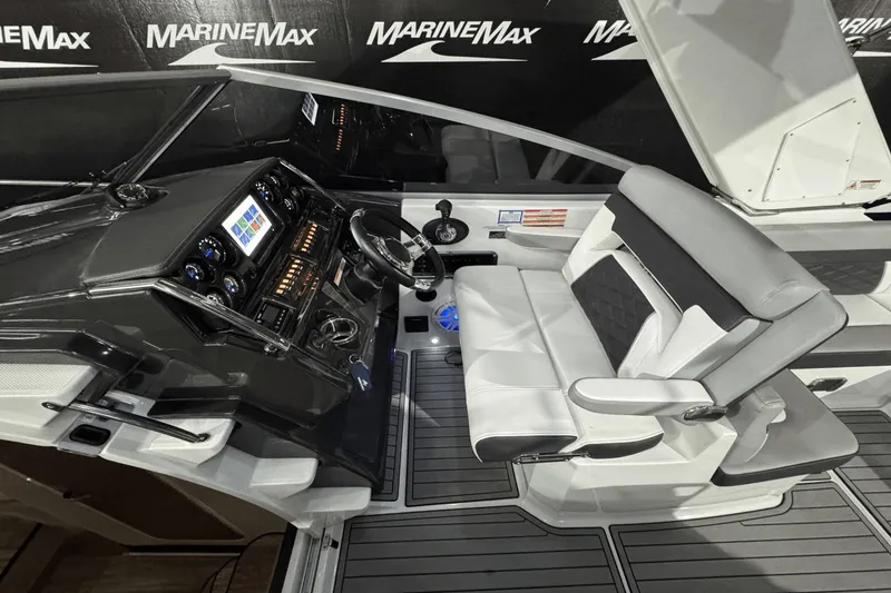 Slide: The Image of Monterey 295SY 2021 - 19