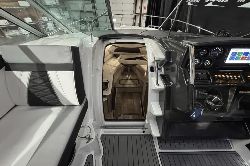 Slide: The Image of Monterey 295SY 2021 - 21