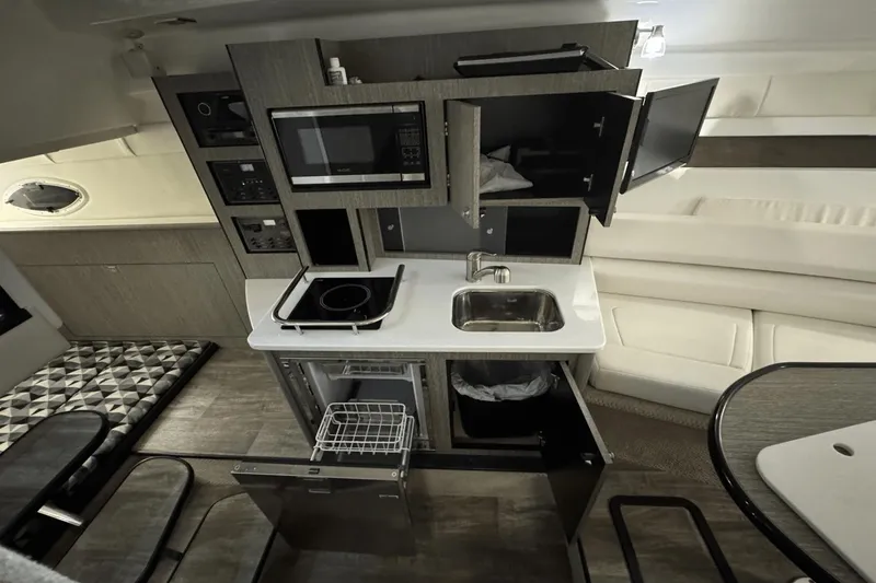 Slide: The Image of Monterey 295SY 2021 - 24