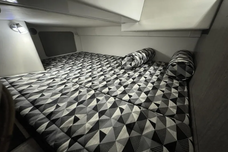 Slide: The Image of Monterey 295SY 2021 - 33