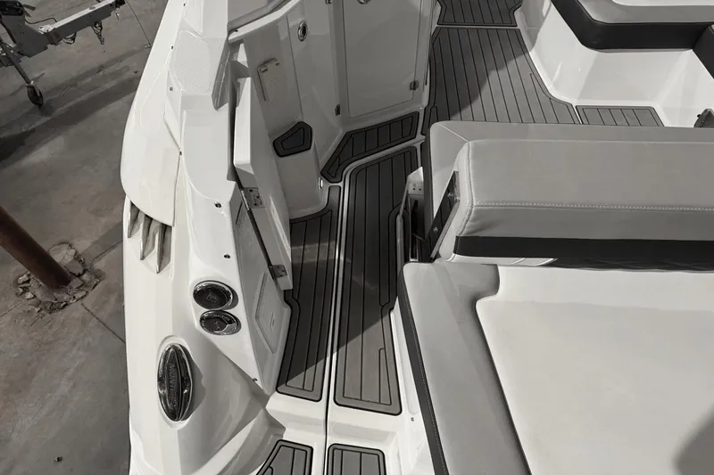 Slide: The Image of Monterey 295SY 2021 - 5