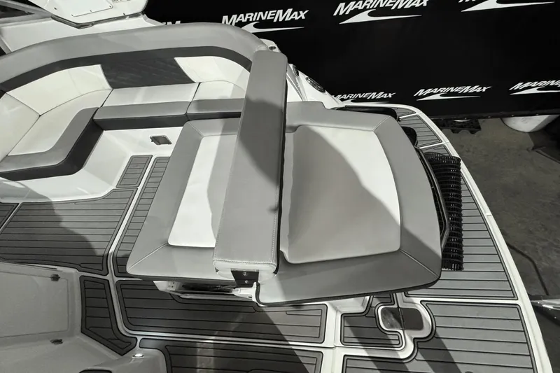 Slide: The Image of Monterey 295SY 2021 - 8