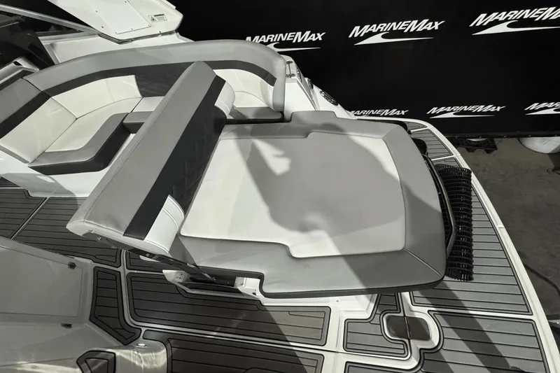 Slide: The Image of Monterey 295SY 2021 - 9