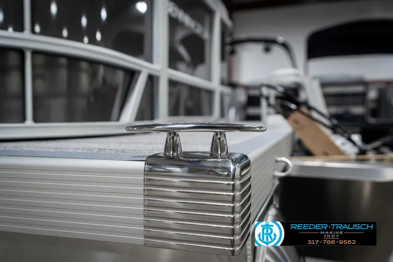 Slide: The Image of 2025 Bennington 21 SSR boat detail with cleat, showcased at Reeder-Trausch Marine. - 49