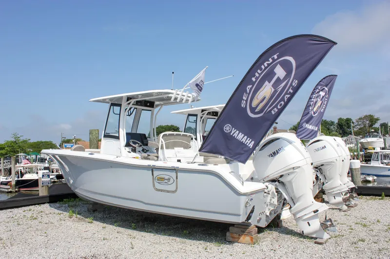 Slide: The Image of Sea Hunt Ultra 255 SE 2025 - 57