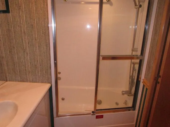 Slide: The Image of VIP Jacuzzi/Shower - 48