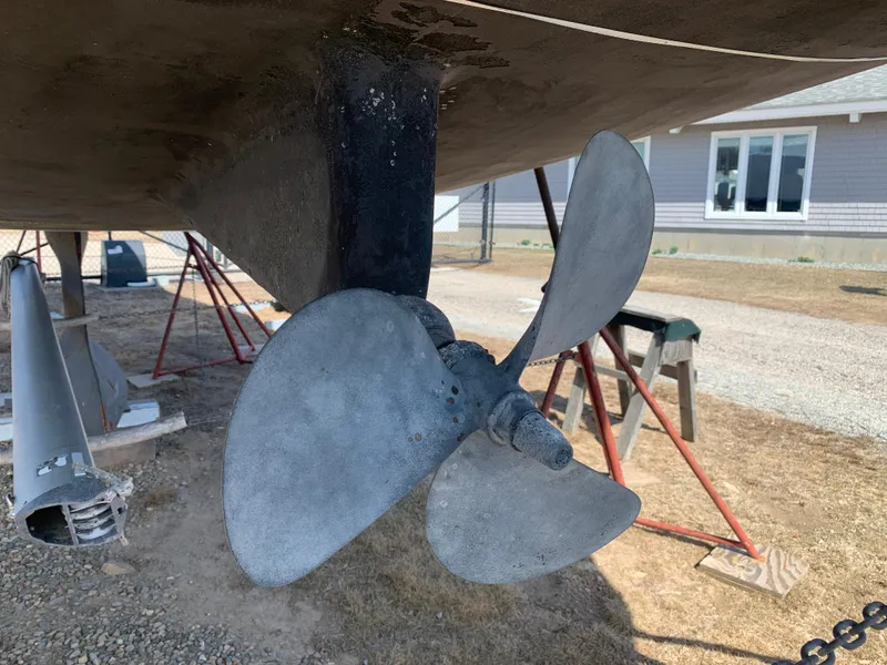 Slide: The Image of Propeller of 2010 Beneteau Oceanis 31 sailboat on dry dock. - 3